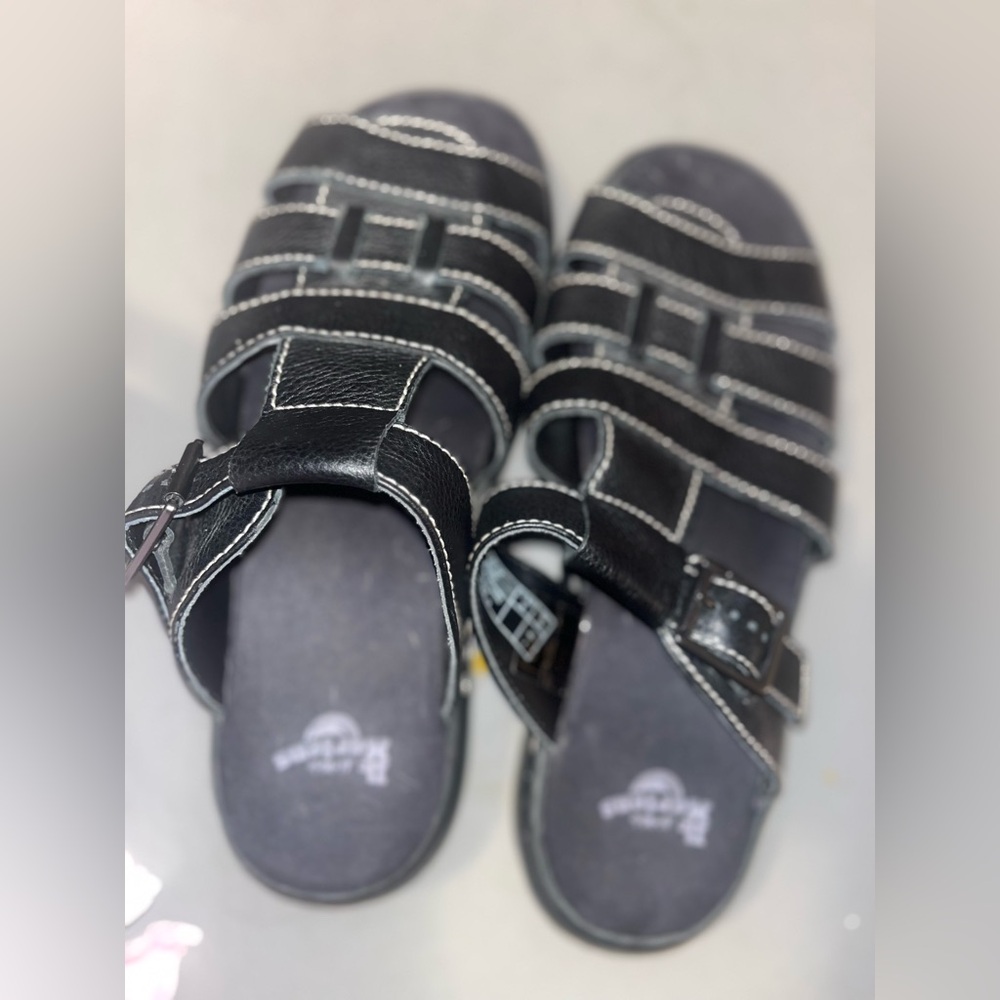 EUC Dr Martens Brigid Sandal US9